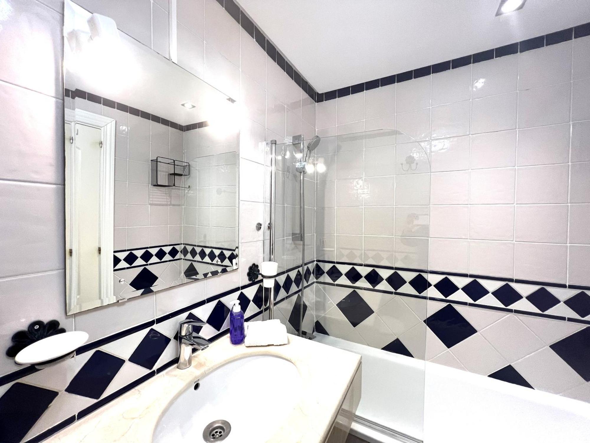 Stylish Townhouse In Beachfront Complex Марбелья Экстерьер фото